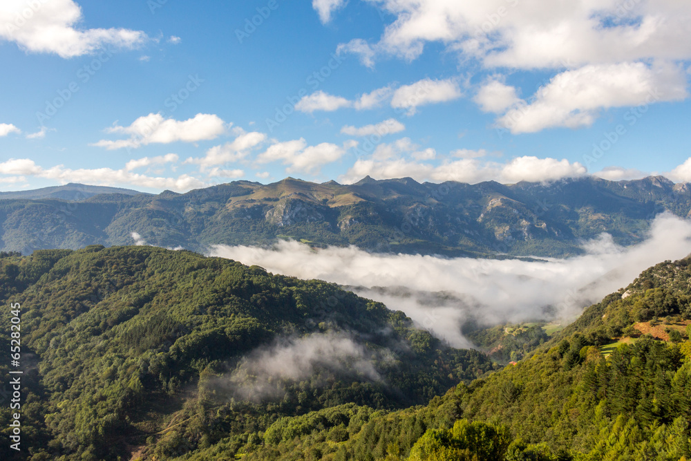 Fototapeta premium Landscape in the Spanish Pyrenees