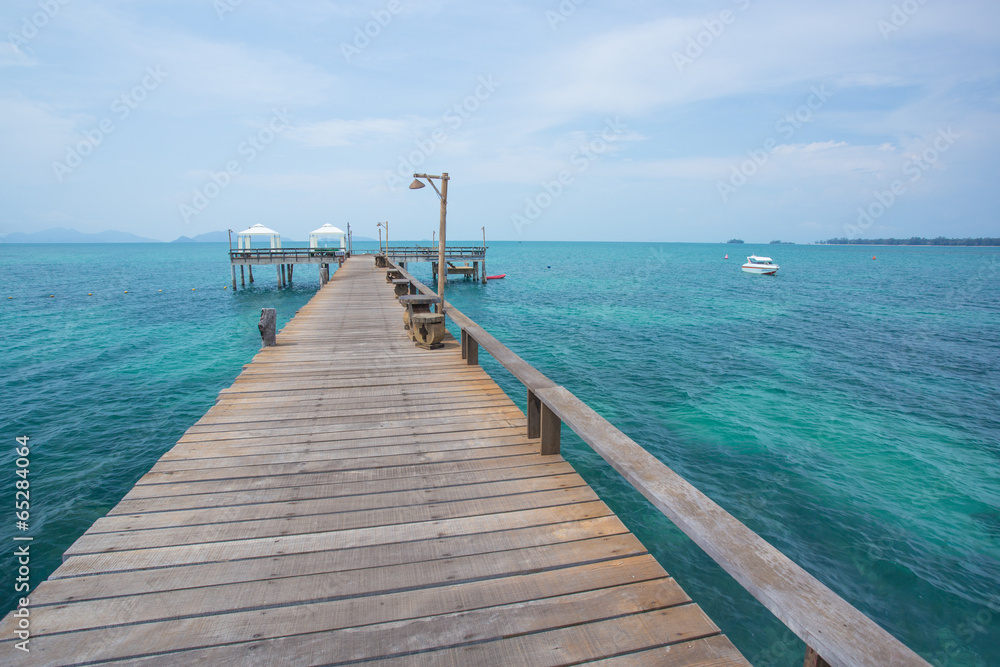 Obraz premium Wooden Pier in Thai Sea