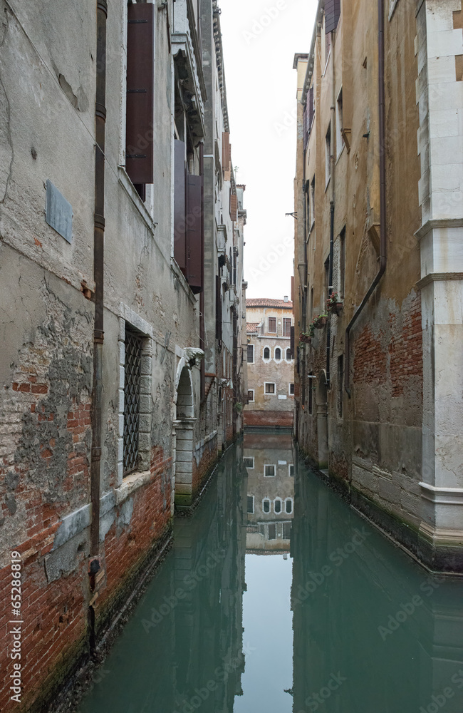 View of canal Rio Menuo in Venice, Italy.