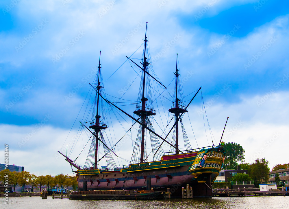Naklejka premium VOC Amsterdam. Dutch sailing ship