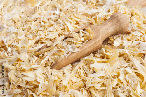Dried onion