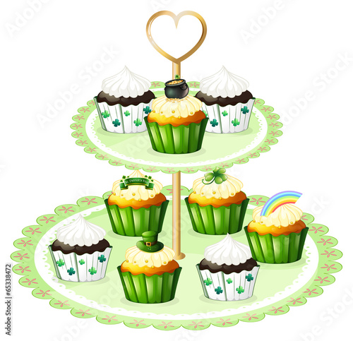 Green cupcakes with a stand