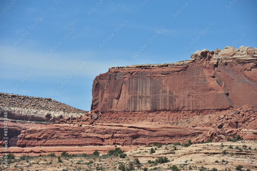 Fototapeta premium Monument valley in Utah in the early evening of April 2014