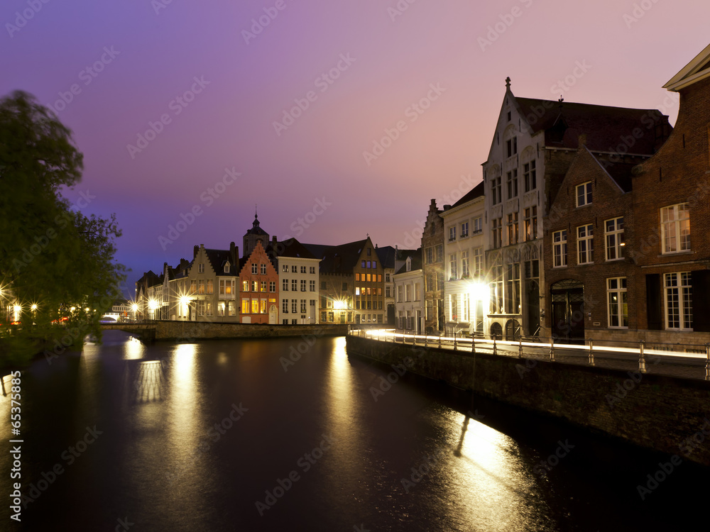 Fototapeta premium Bruges, canals after sunset