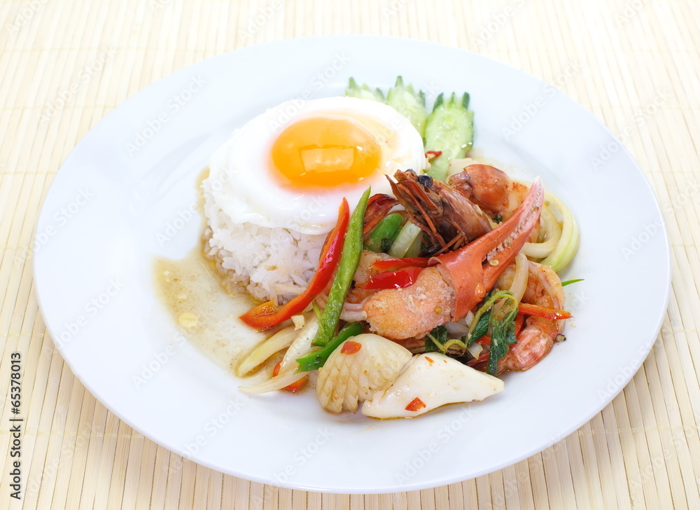 fried basil leaf with seafood and rice fried basil leaf with seafood and rice
