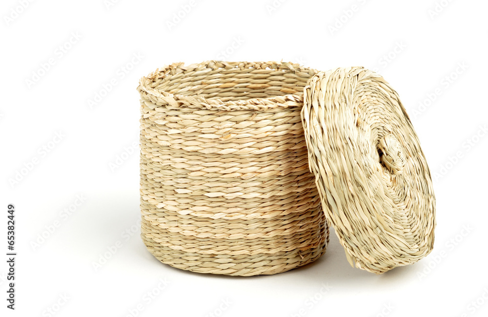 Obraz premium straw cylinder box with cap isolated