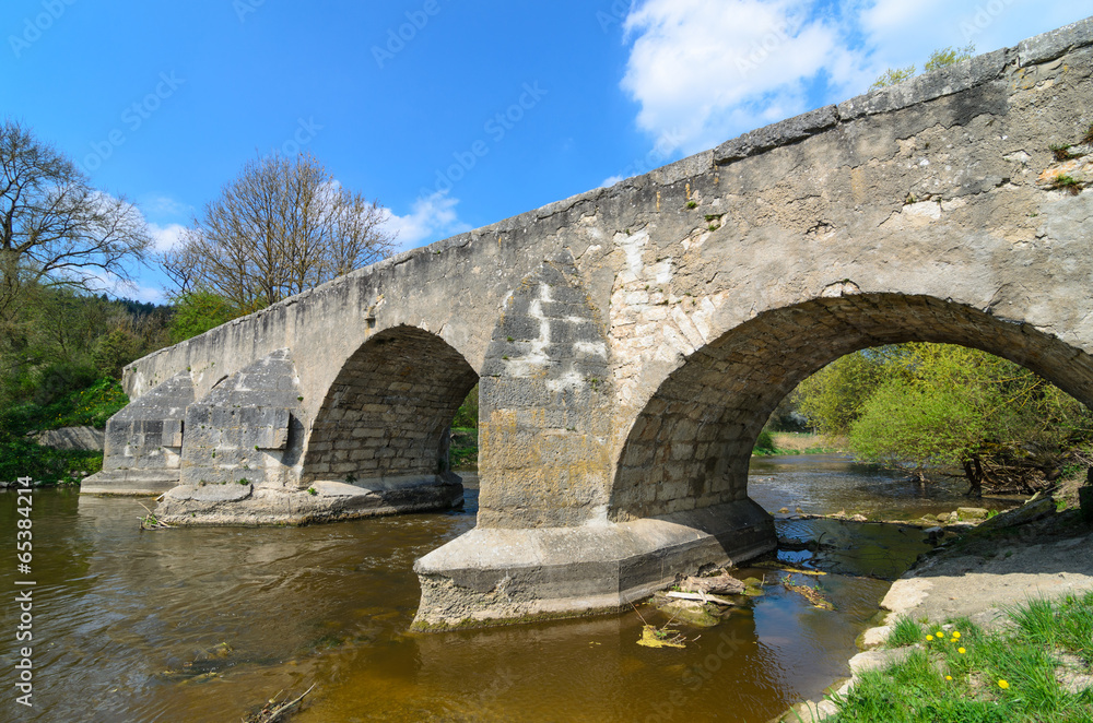 Historische Brücke in Pfünz