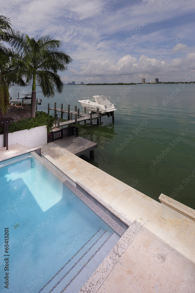 Fototapeta premium Pool with a view