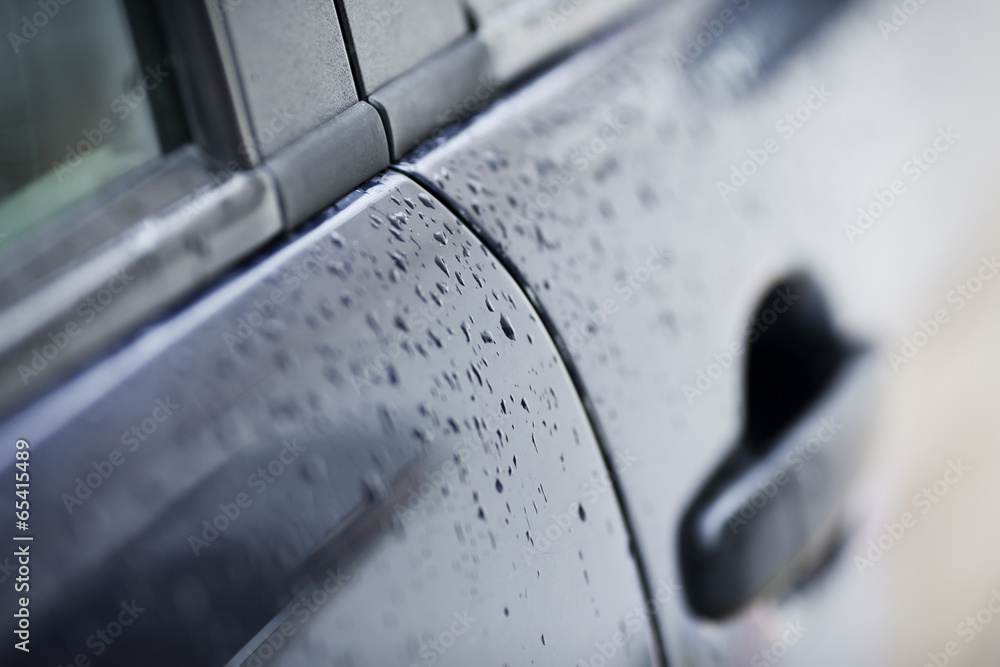Obraz premium Rain Drops On The Car