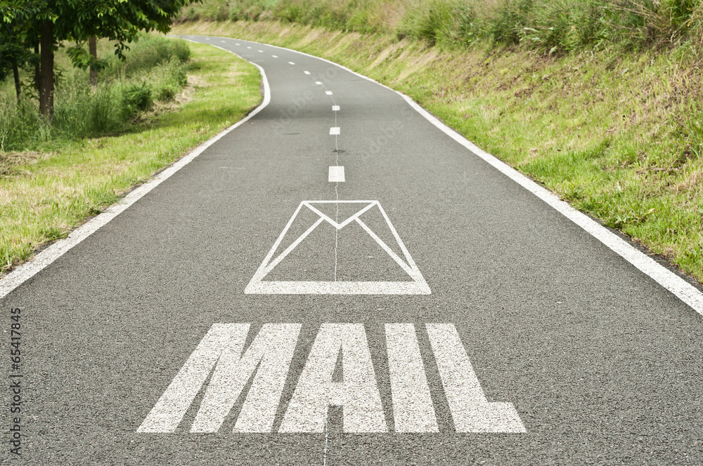 Fototapeta premium route de campagne concept mail