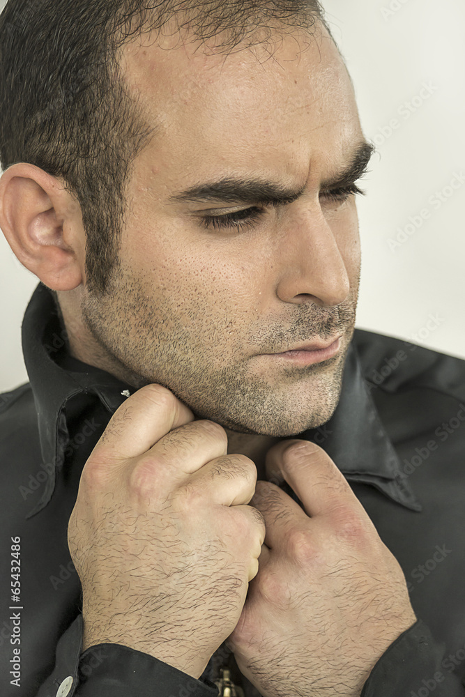 Obraz premium Handsome man posing