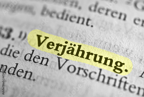 Verjährung - schwarz weiß Text gelb markiert photo