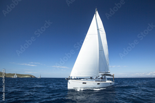 Obraz na płótnie Boat in sailing regatta. Luxury yachts.