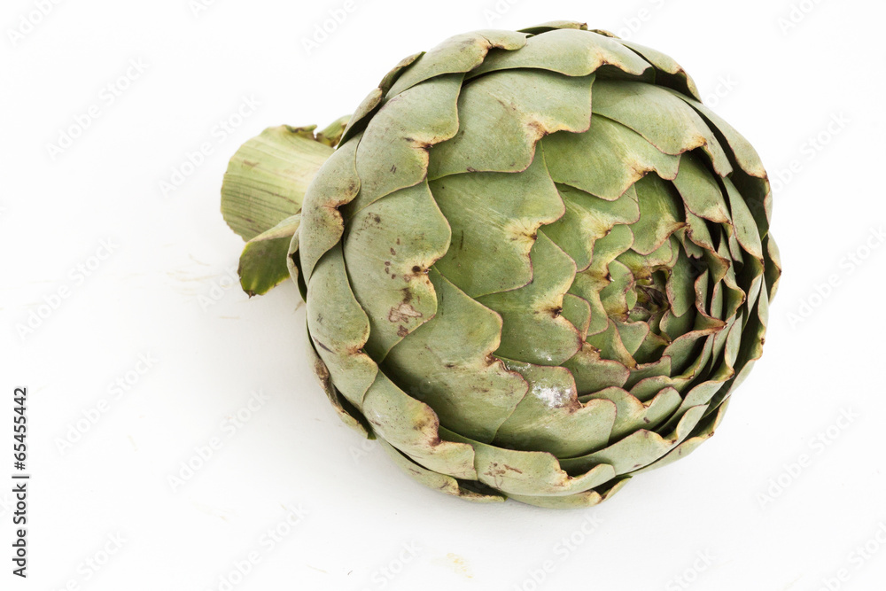 Obraz premium Artichaut sur fond blanc