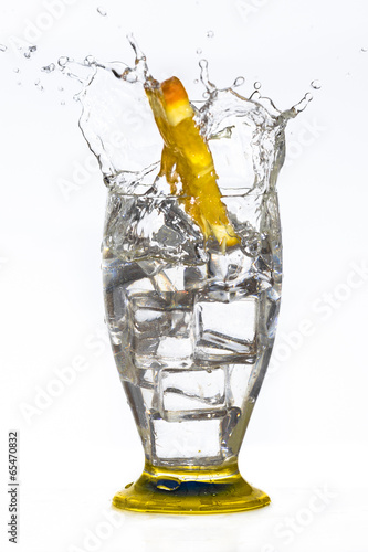 Obraz na płótnie Vaso con hielo w salonie