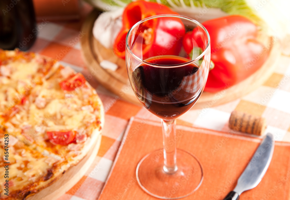 Naklejka premium sliced pizza
