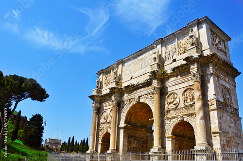 Arch of Constantine in Rome, Italy photo