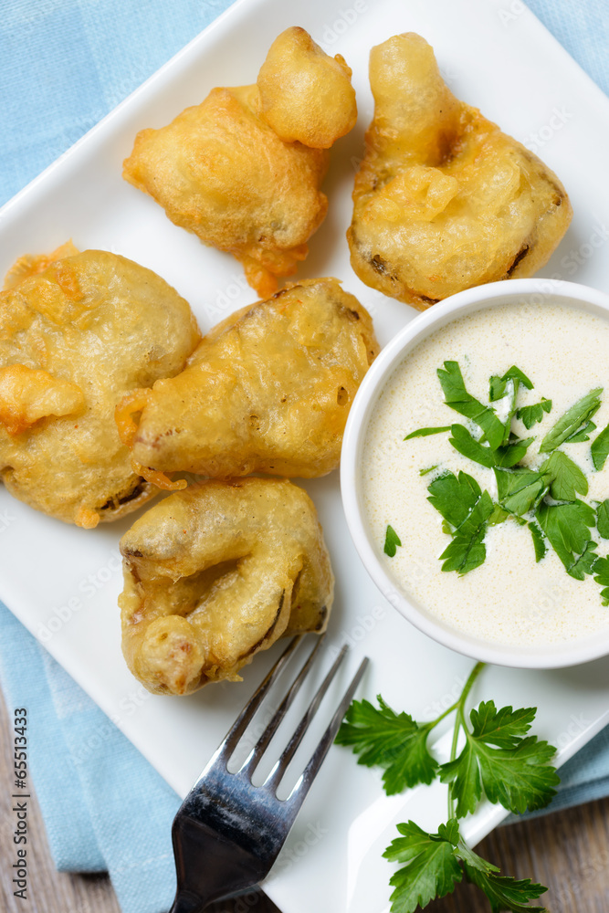 Frittierte Austernseitlinge mit Sojasahnesoße Frittierte Austernseitlinge mit Sojasahnesoße