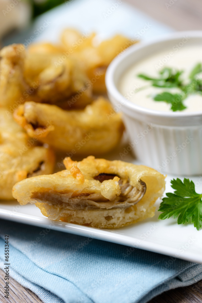 Frittierte Austernseitlinge mit Sojasahnesoße Frittierte Austernseitlinge mit Sojasahnesoße