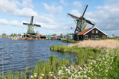 Les moulins de Zaanse Schans en Hollande photo
