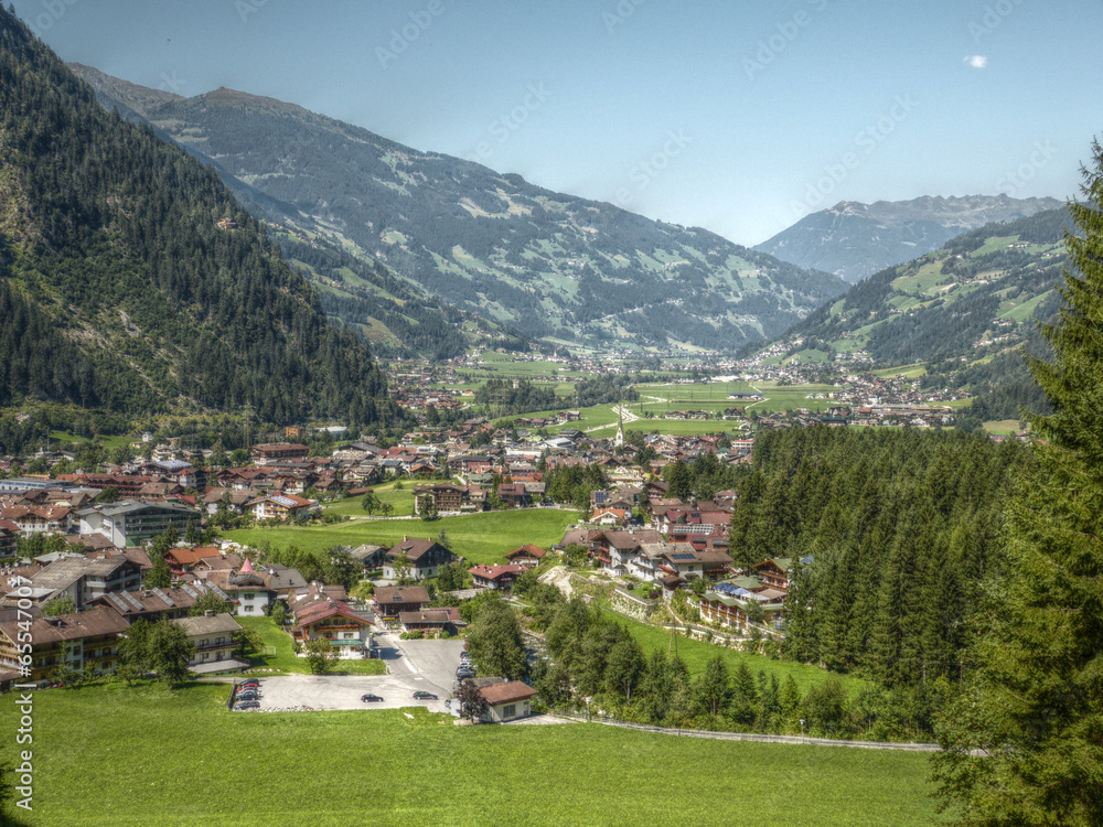 Mayrhofen im Zillertal in HDR