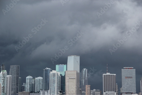 Gewitterwolken   ber Miami