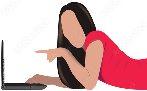 ragazza che indica il computer