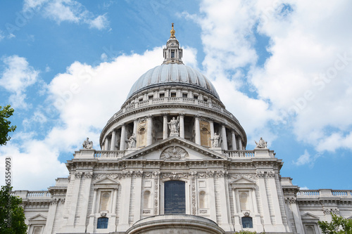 South facade of St Paul's Cathedral © sarahdoow