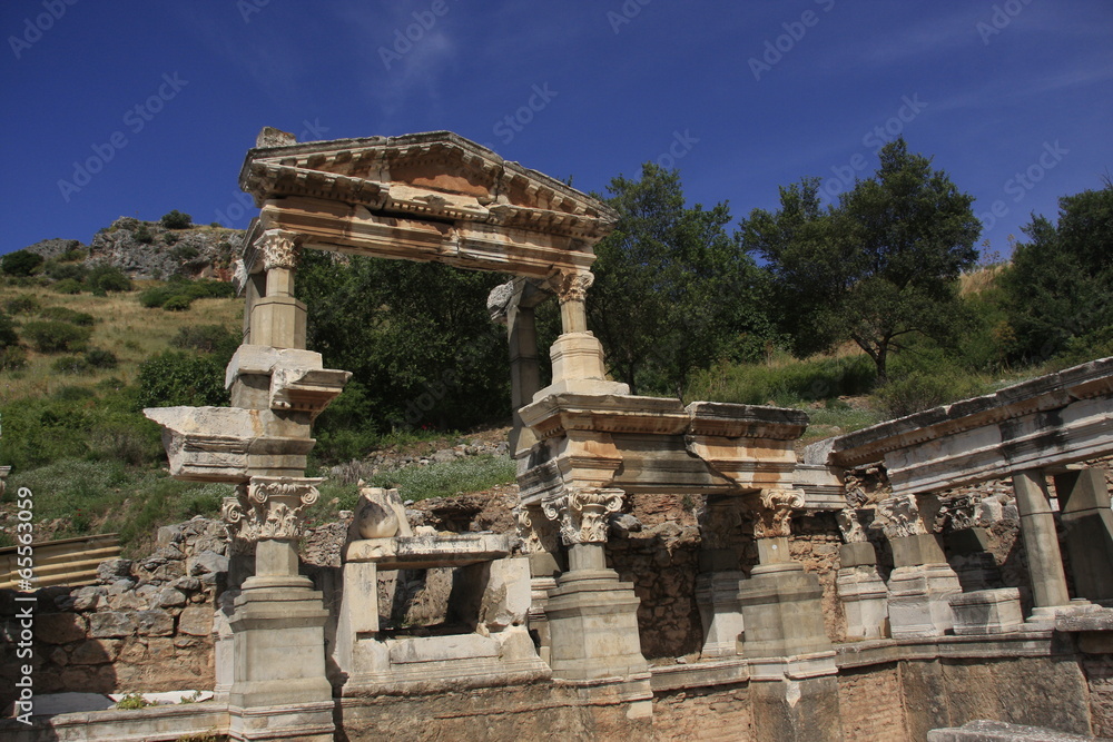 la fontaine de Trajan à Ephèse
