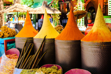 Stickers Marokko Specerijenkraam op markt in Marrakech  © takepicsforfun