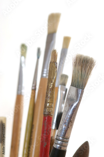 A serie of used brushes