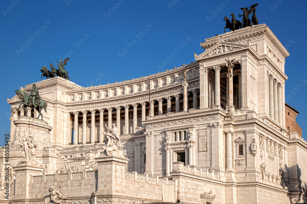 Vittoriano building on the Piazza Venezia in Rome, Italy Vittoriano building on the Piazza Venezia in Rome, Italy