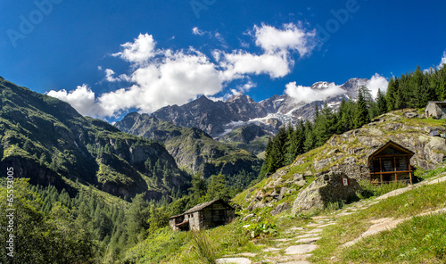 Wallpaper Mural Valsesia,  Torontodigital.ca