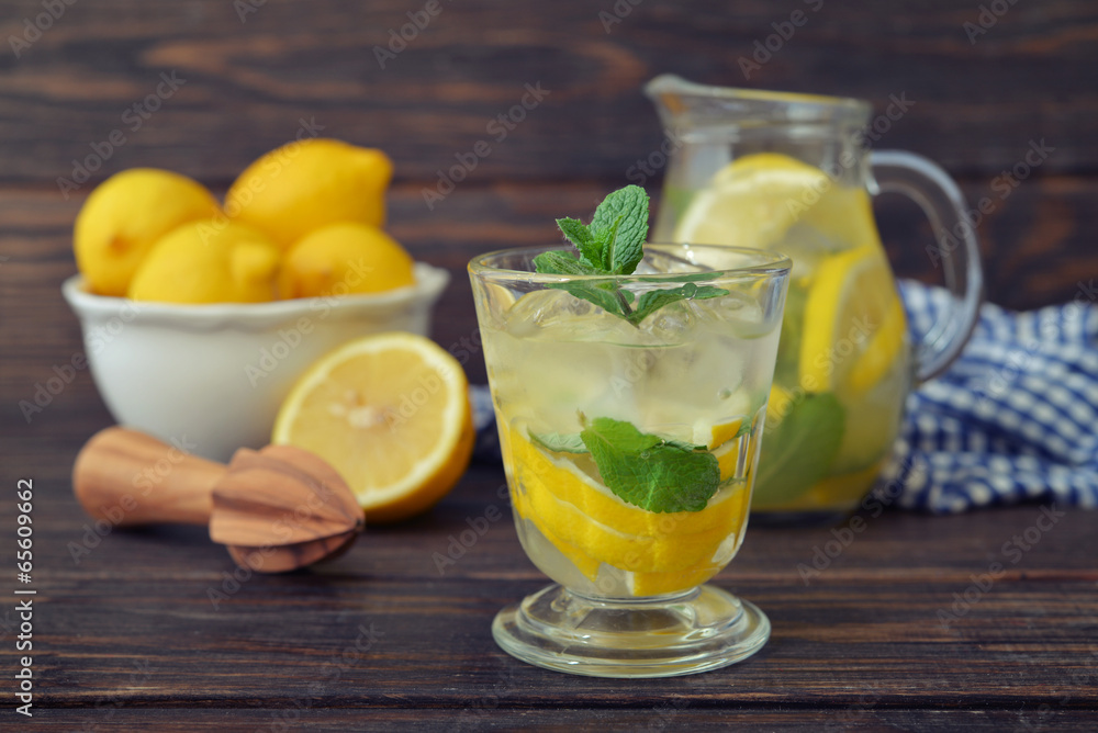 Lemonade with fresh lemon Lemonade with fresh lemon