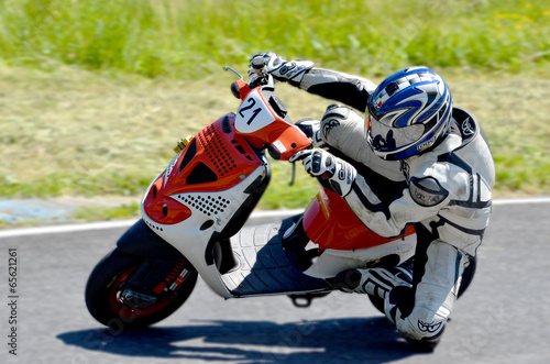 Motociclista in gara