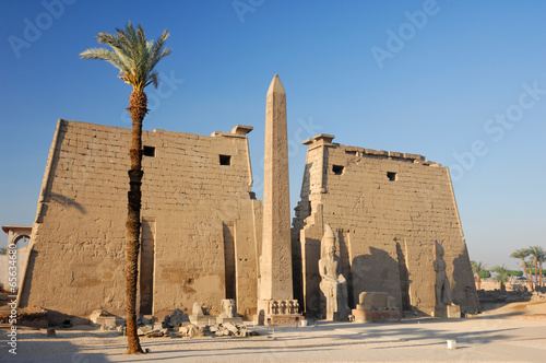 Obélisque et Pylône de Ramsès II au temple de Louxor