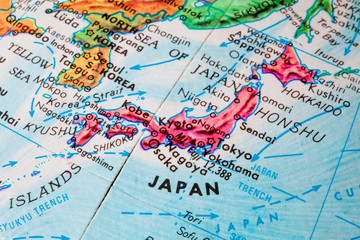 Fotobehang Japan Oude wereldbol met kaart van Japan  © Alex Yeung