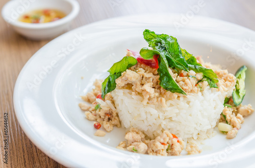 Spicy fried chicken with basil and rice