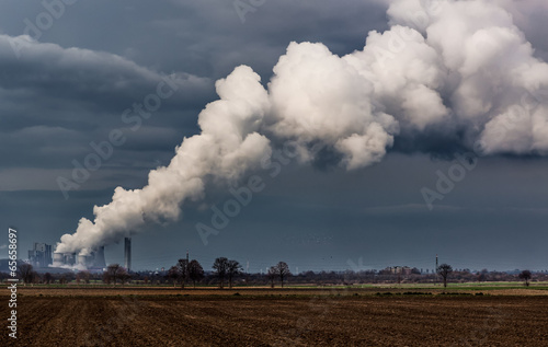 Wolken über Kraftwerk