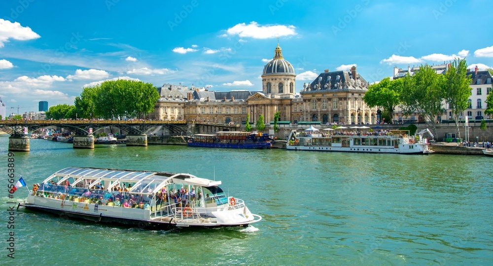 Naklejka premium Académie Française et Institut de France à Paris