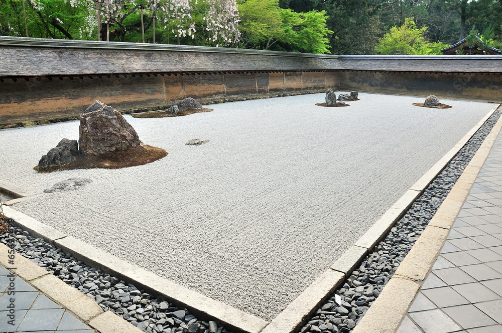 Zen garden, raked the stones of the Ryoanji Temple garden - obrazy, fototapety, plakaty 