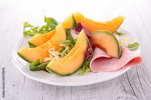 melon salad with ham