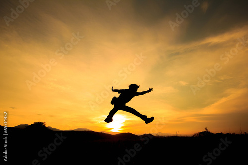 silhouetter jump