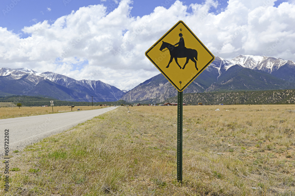 Horseback riding crossing sign
