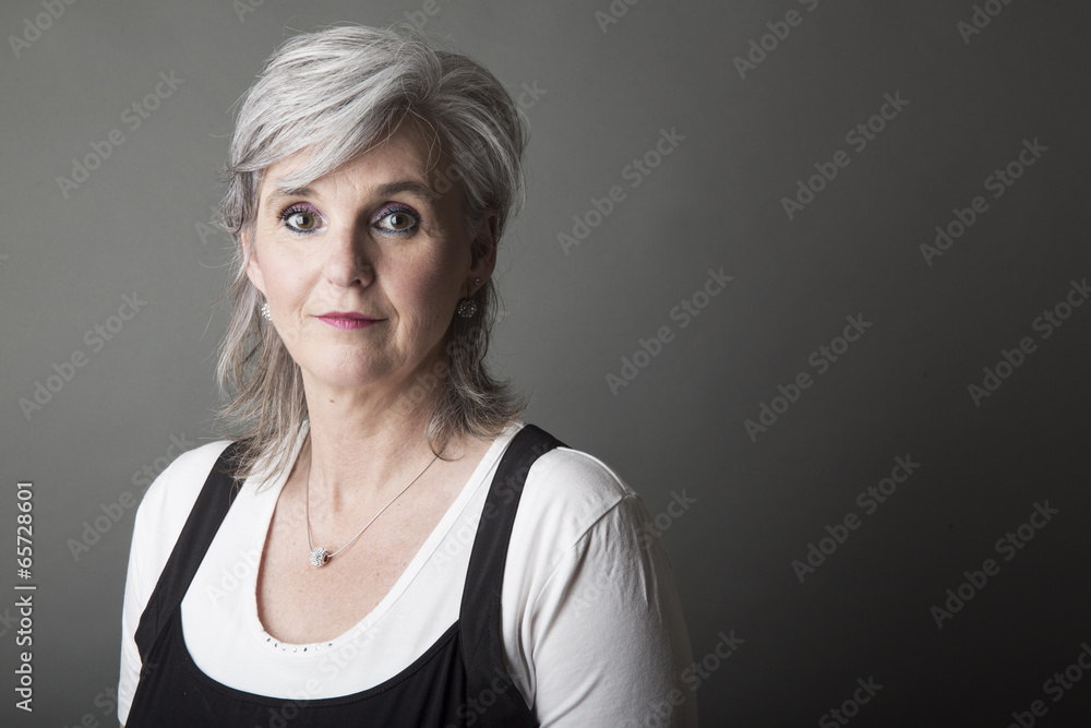 Frau,50,grauhharig,Porträt Frau,50,grauhharig,Porträt