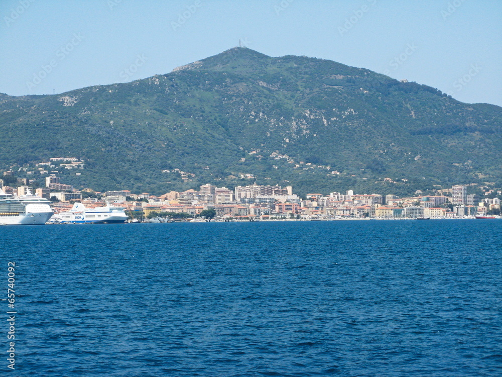 Corse - Ajaccio vue de la mer
