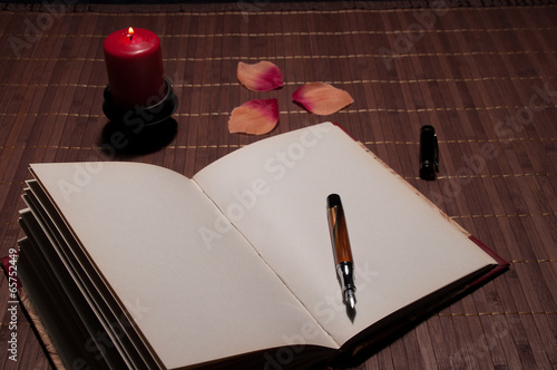 libro y pluma