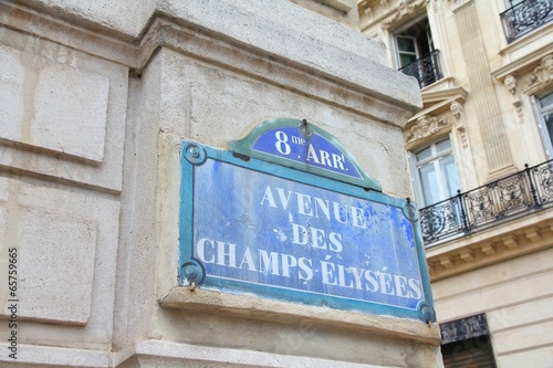 Paris, France - Champs Elysees © Tupungato