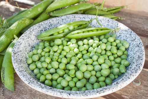 Prepared peas in plate closeup