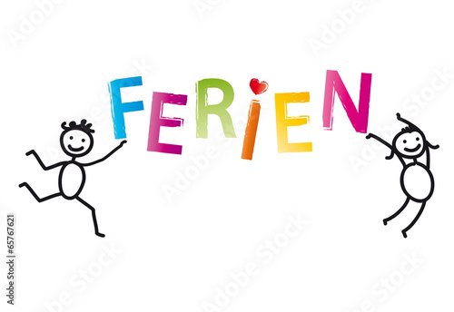 Fröhliche Kinder freuen sich über die Ferien, schulfreie Zeit im Sommer mit der Familie verbringen, Familienurlaub